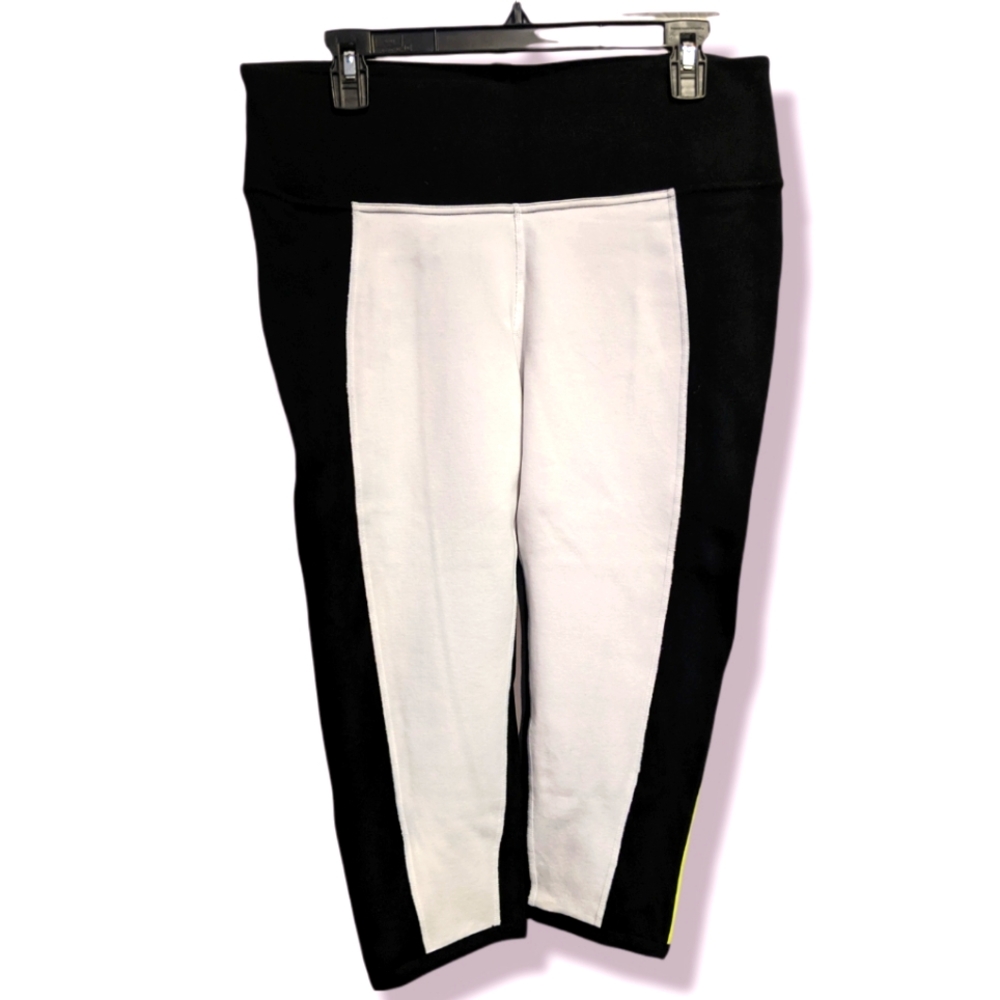 Nygard Crop/Capri Pants..Large